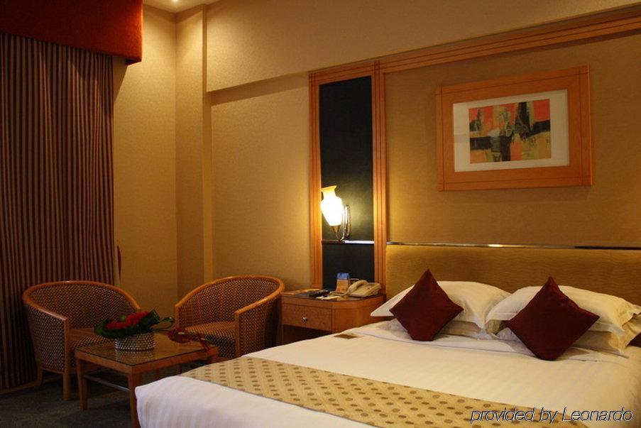 The Juffair Grand Hotel Manama Room photo